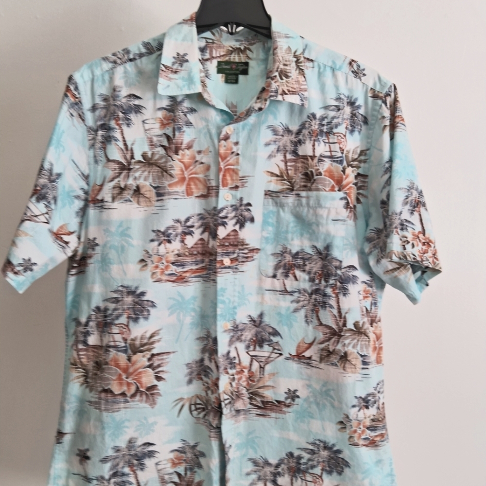 Men's David Taylor Hawaiian Shirt Sz XL Chest 27 in 32 in length 100% Cotton
